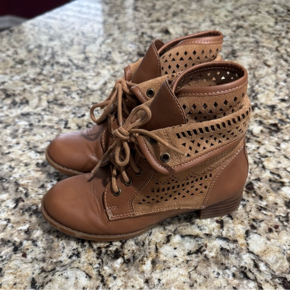 GB Girls Brown Lace-Up Boots